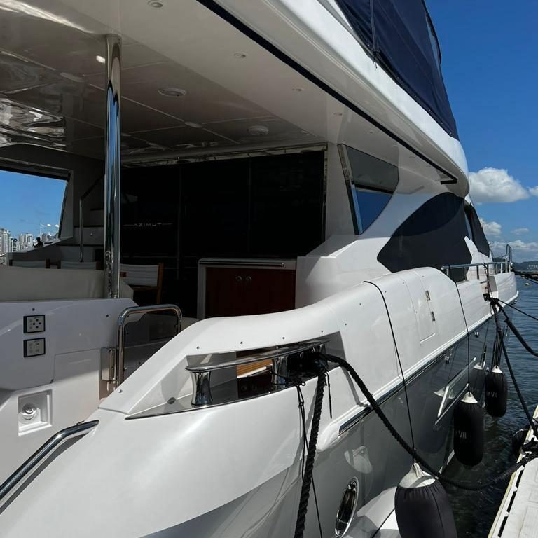 Azimut Flybridge 83  2017