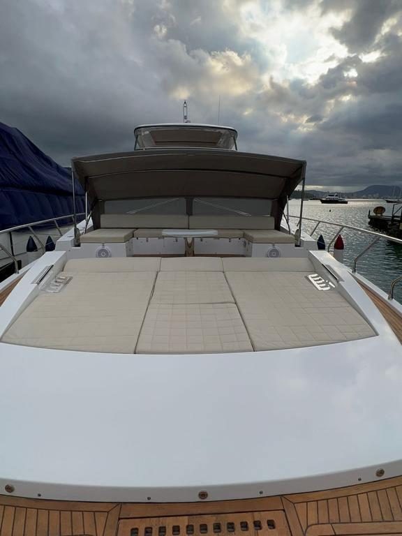 Azimut Flybridge 83  2017