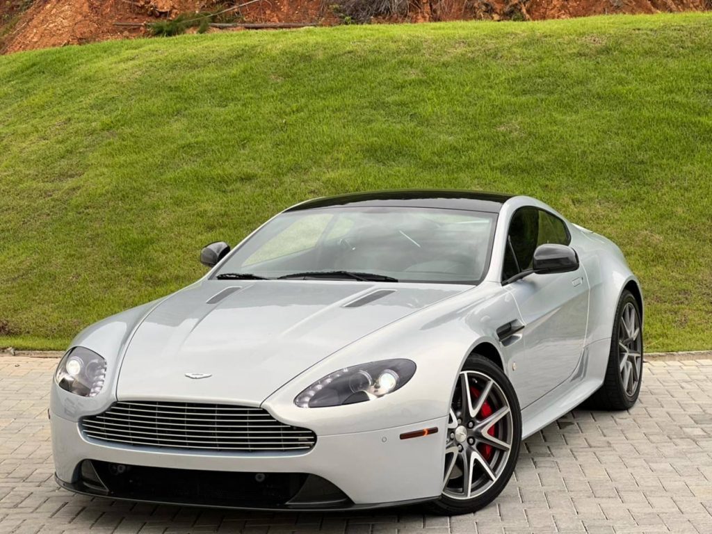 Aston Martin Vantage S V8 2011