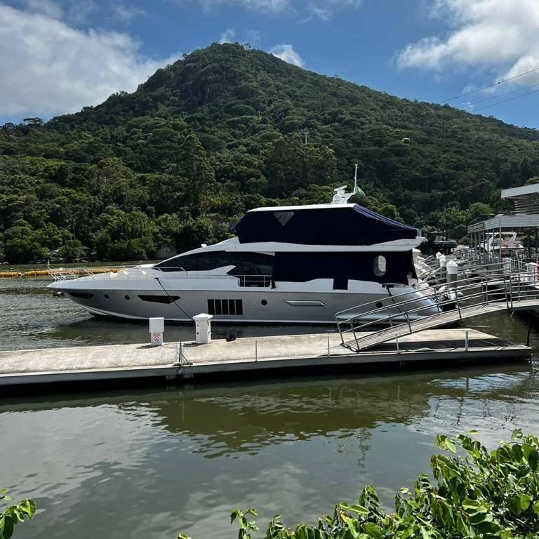 Azimut Flybridge 83  2017