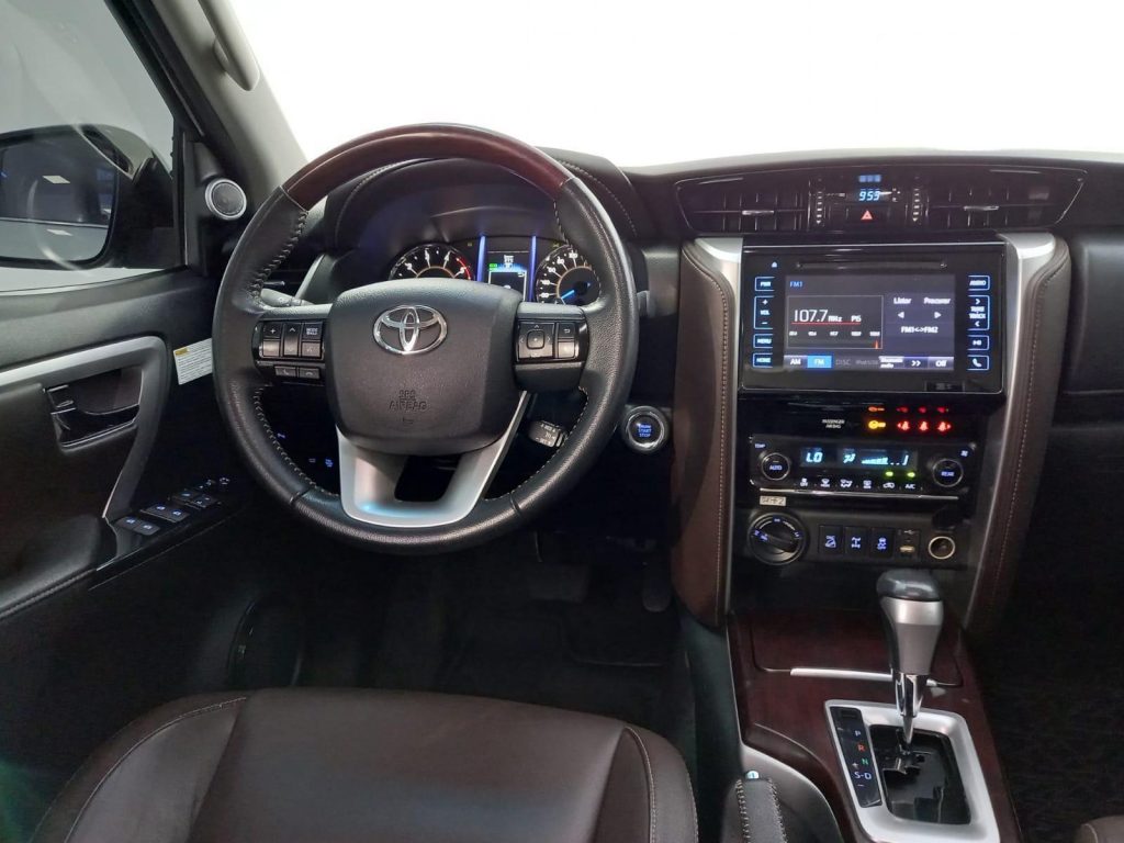 Toyota Hilux SW4 SRX 5L 2017