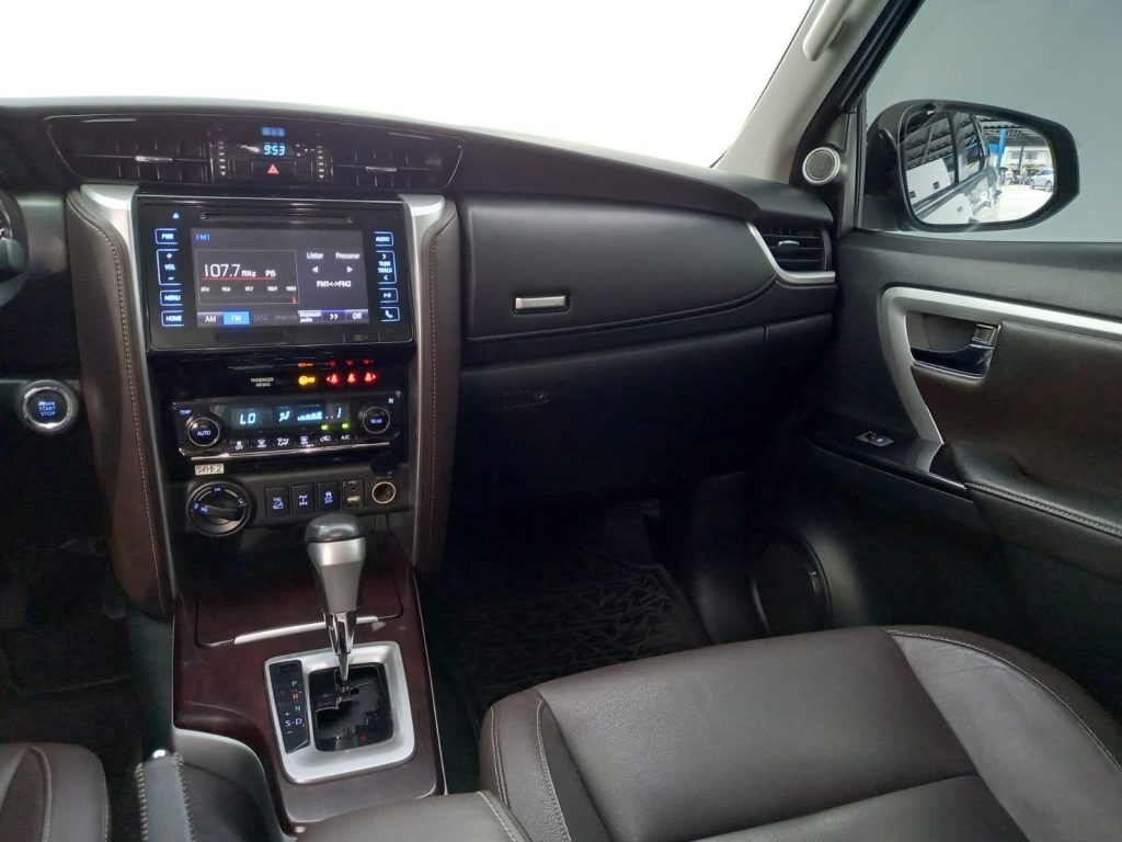 Toyota Hilux SW4 SRX 5L 2017