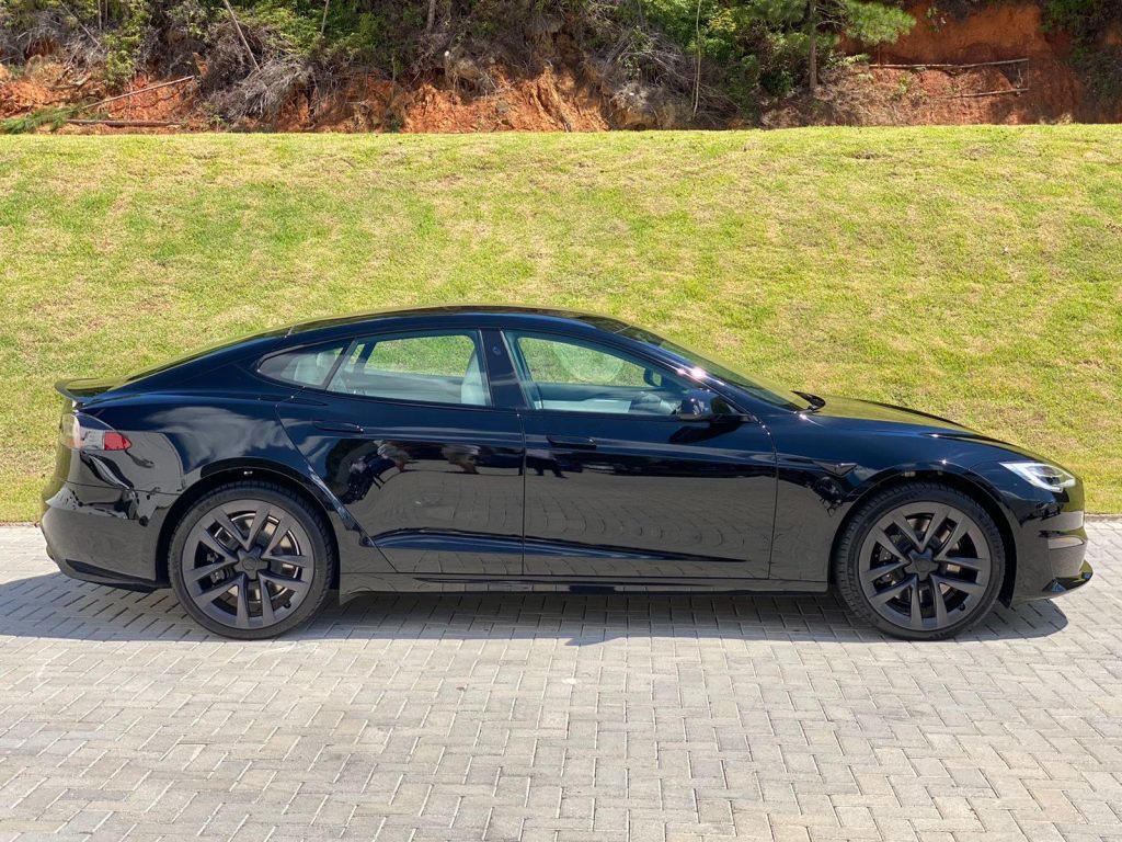 Tesla Model S Plaid  2021