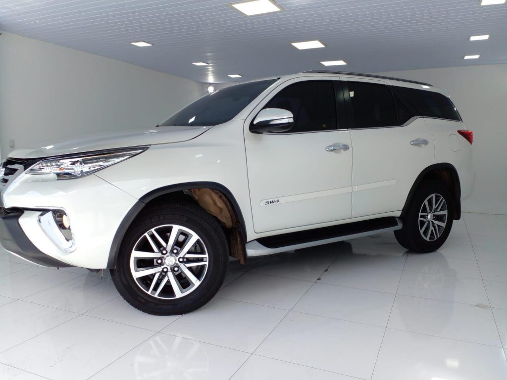 Toyota Hilux SW4 SRX 2.8 4x4 5L 2016