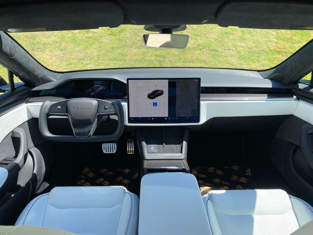 Tesla Model S Plaid  2021