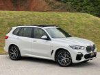 Foto numero 3 do veiculo BMW X5 45e 3.0 - Branca - 2021/2022