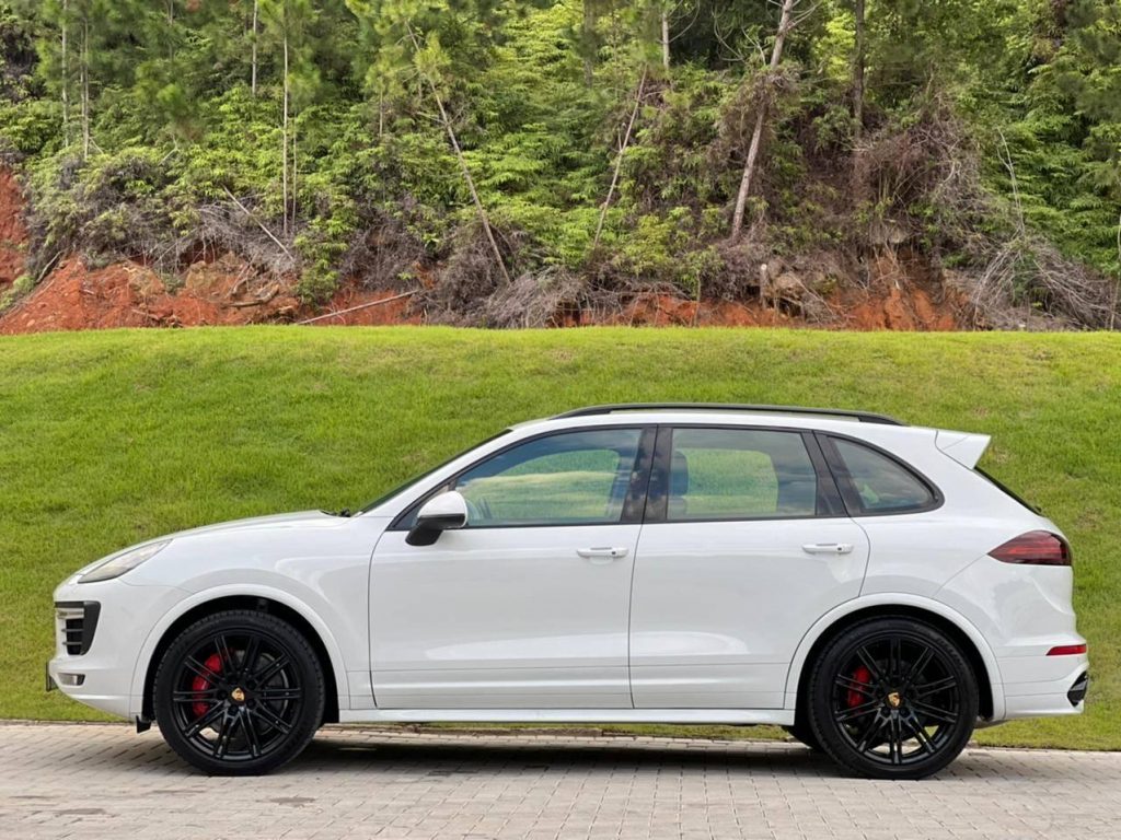 Porsche Cayenne GTS 3.6 Bi-Turbo 440cv 2017