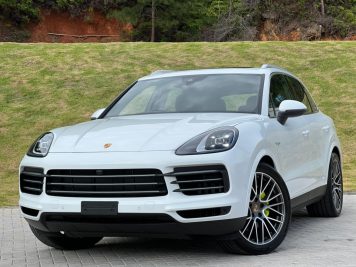 Foto numero 0 do veiculo Porsche Cayenne E-Hybrid - Branca - 2022/2022