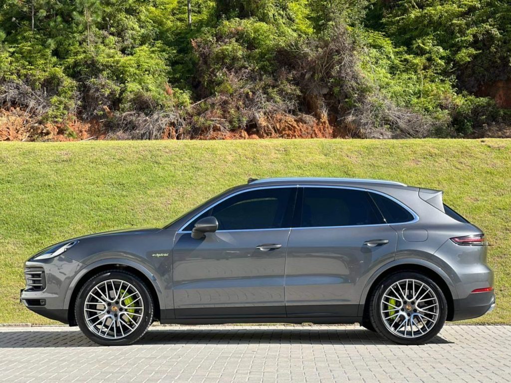 Porsche Cayenne E-Hybrid  2020