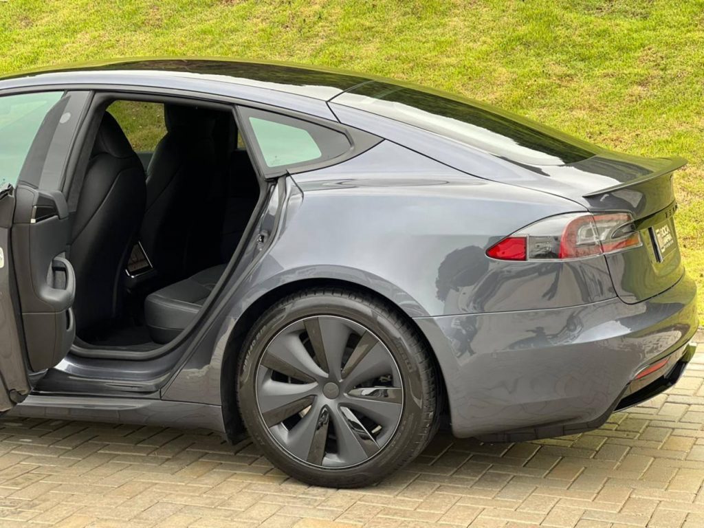 Tesla Model S Plaid 2021