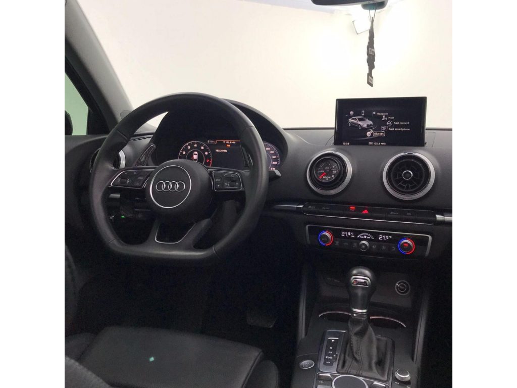 Audi A3 Performance Black  2.0 2020