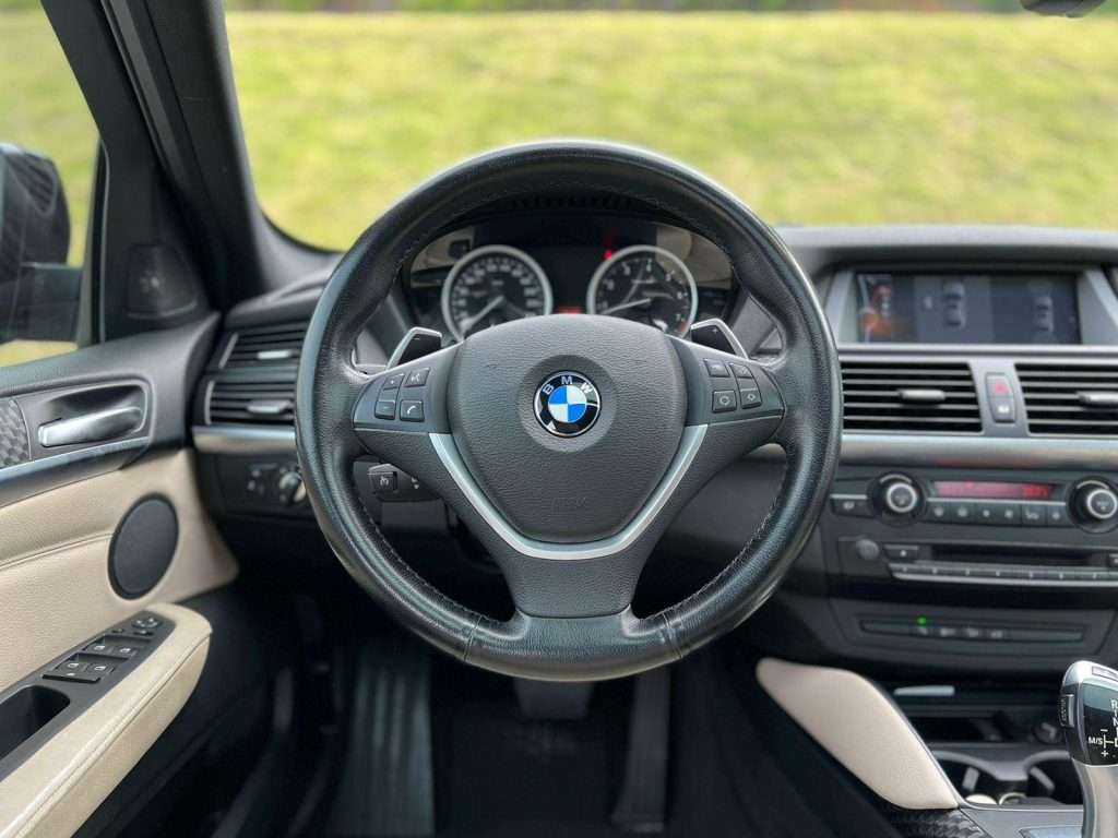 BMW X6 50i 4.4  2013