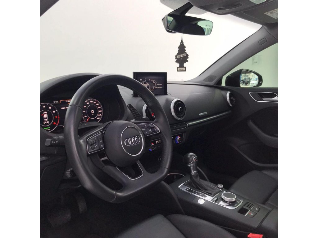 Audi A3 Performance Black  2.0 2020