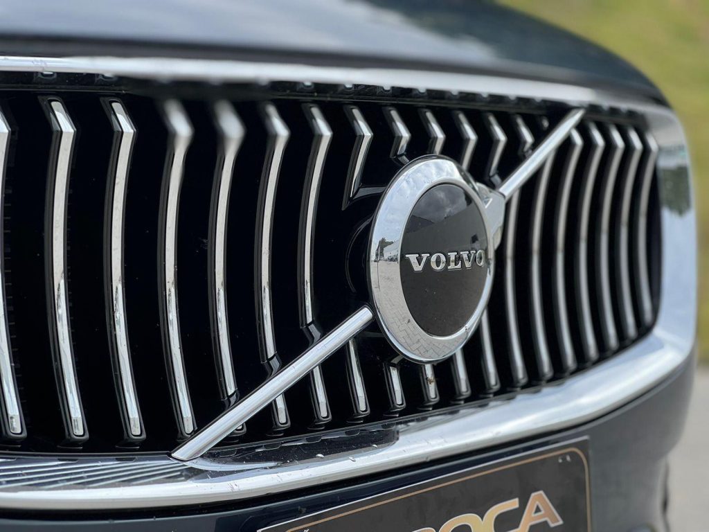 Volvo XC90 T6 MOMENTUM  2020