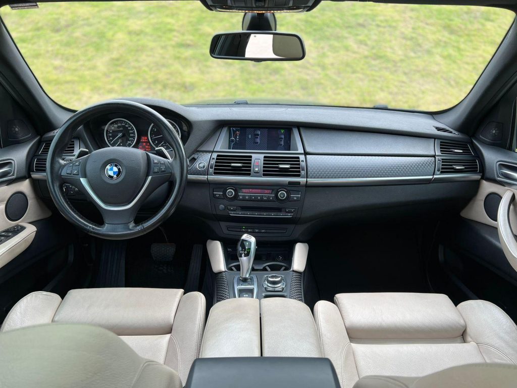 BMW X6 50i 4.4  2013